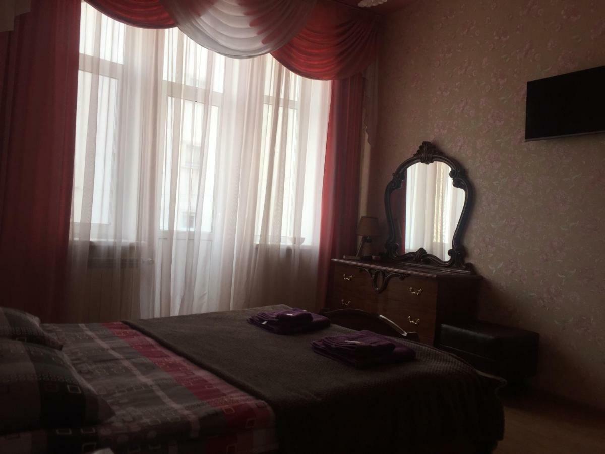 Затишна Квартира В Центрі Міста Ternopil Bagian luar foto